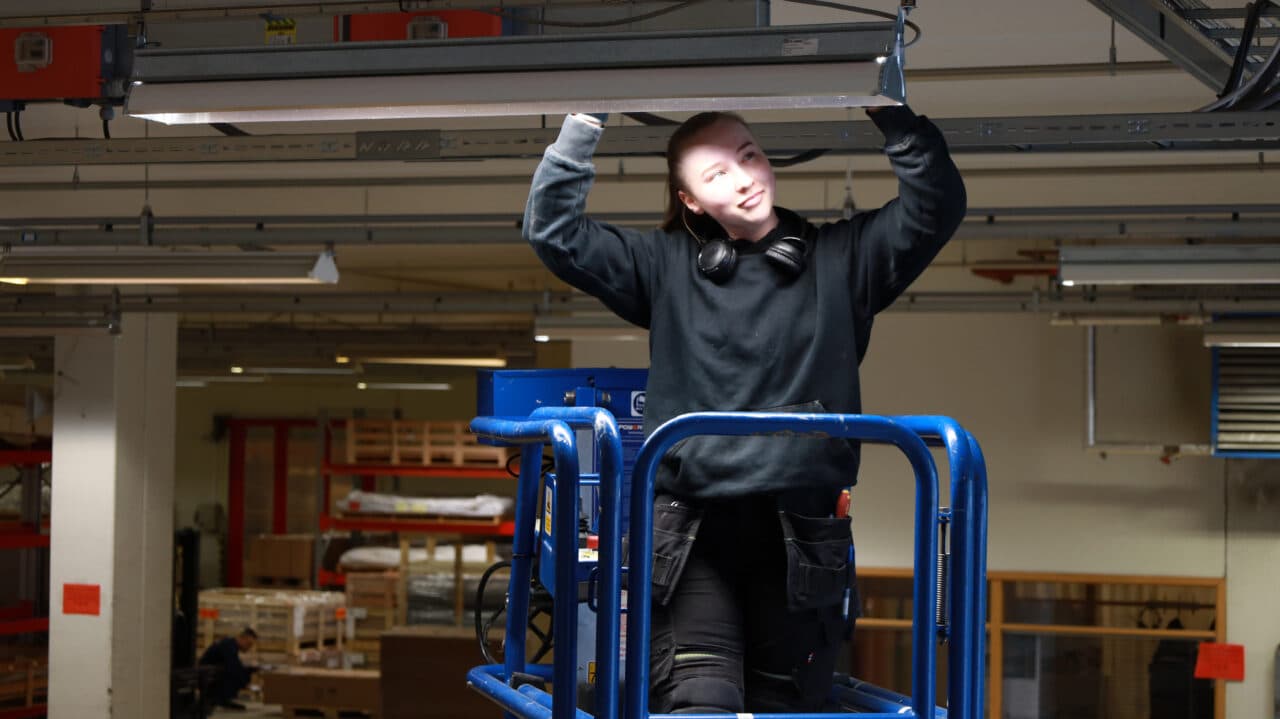 Utskiftning av lys i industribygg